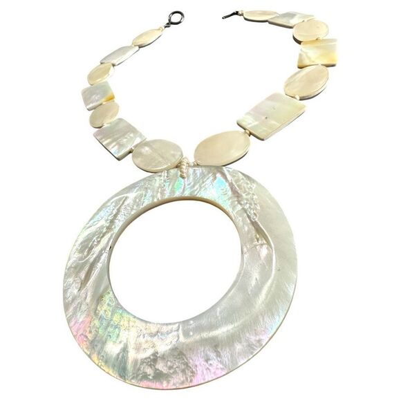 Neiman Marcus Mother of Pearl Statement Necklace – Resort Chic Elegance - Picture 4 of 17